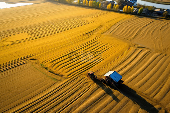 航拍秋天农场图片