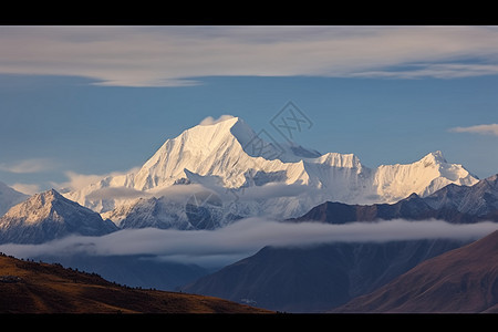 纯洁的雪山背景图片