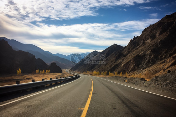 公路的美丽风景图片