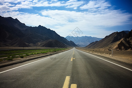 无人区公路的美丽风景背景图片