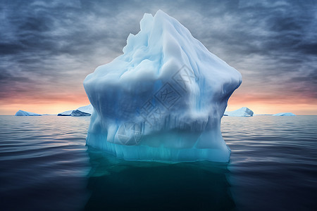 海洋中下沉的冰山图片