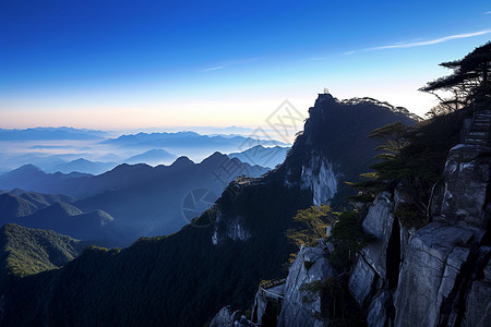 陡峭的山峰图片