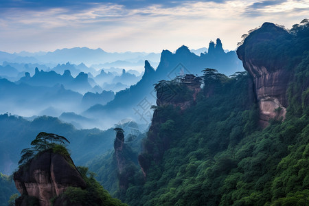 山脉间的植被图片