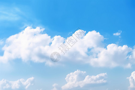 蓝天天空里的乌云图片