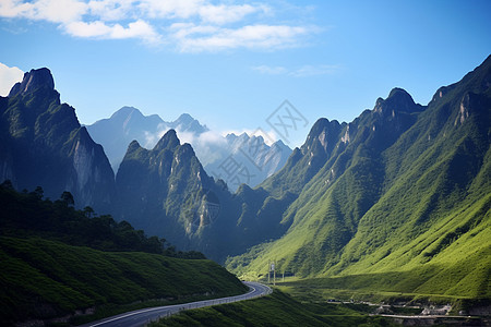 绿色高山的景色图片