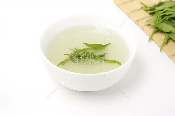 茶杯里的绿茶图片