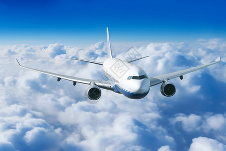 蓝天白云中有一架飞机图片