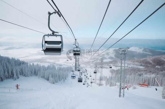 冬天的户外滑雪场图片