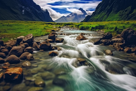 山间清澈的溪水背景图片