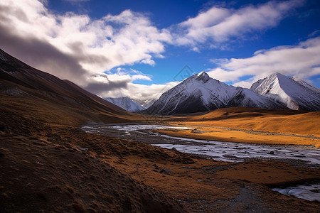 美丽的雪山风景图片