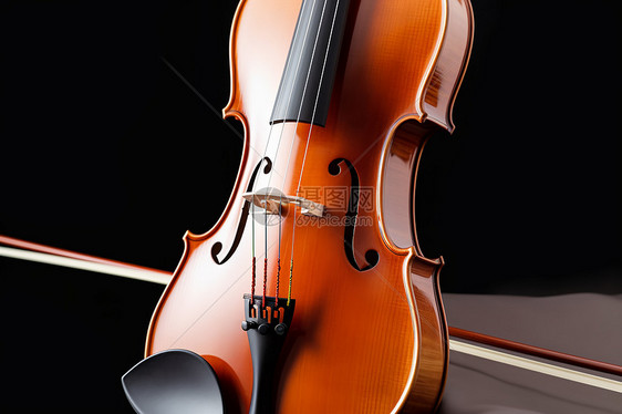 木质的小提琴图片