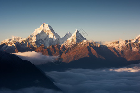 云海中的雪山图片