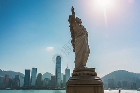 自由女神像雕塑的特写镜头图片