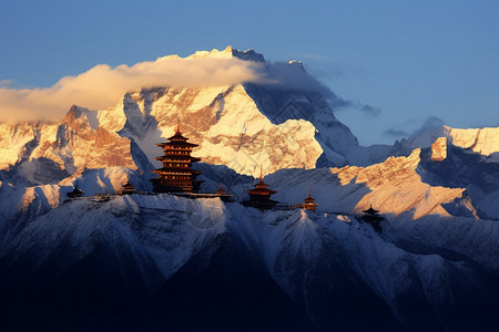 香格里拉梅里雪山日照下的寺庙背景