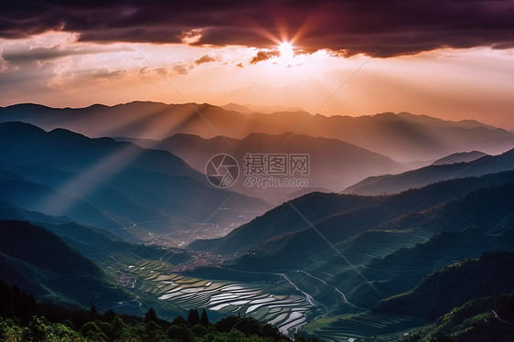 天空光线射向山脉图片