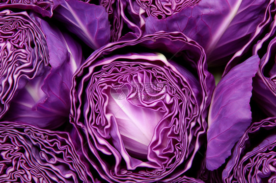 切开的紫色卷心菜图片