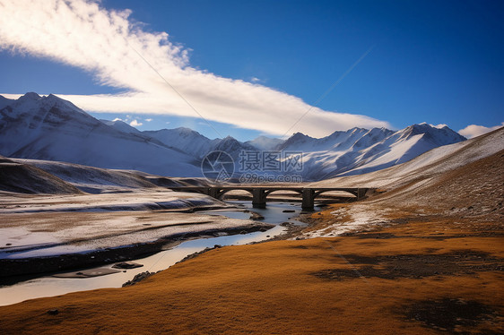 壮观的雪山图片