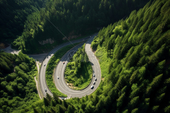 蜿蜒的盘山路图片