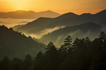 日出的山峰图片