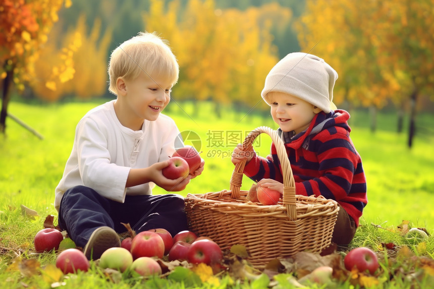 正在摘苹果的孩子图片