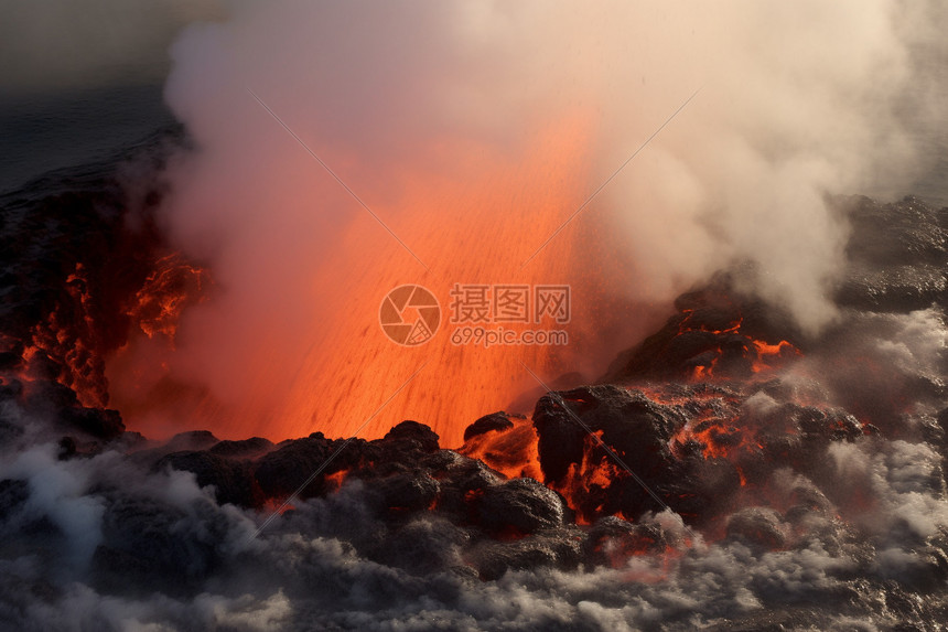 喷发的火山现场图片