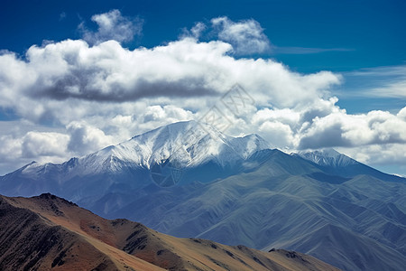 户外山峰美景图片