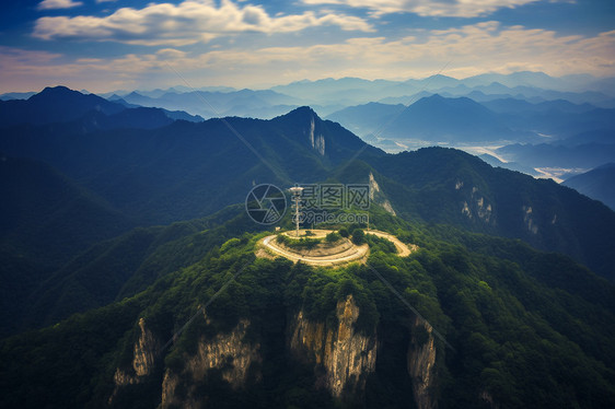 山峰的山顶图片