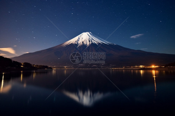 夜空下的富士山图片