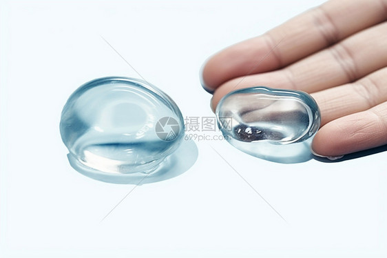 透明简约的气泡图片