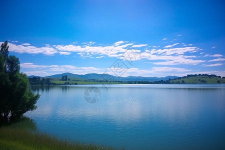 一望无际的湖泊背景图片
