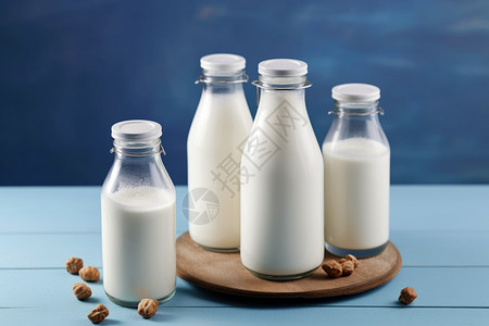 瓶装的新鲜牛奶图片