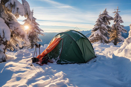 雪地中的帐篷图片