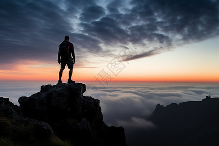 徒步登山运动图片