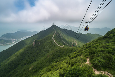 夏季山林中的缆车图片