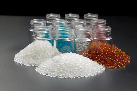 聚丙烯透明塑料颗粒图片