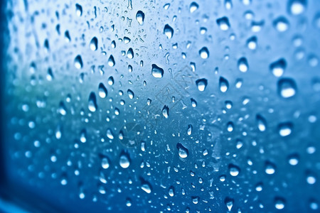 玻璃上的雨滴图片