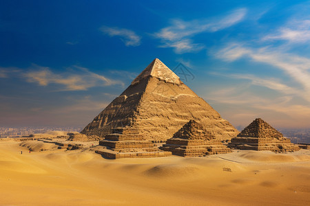 金字塔的自然景观图片