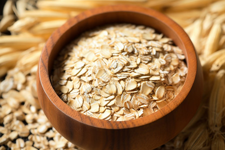 木碗中的谷物粮食背景图片