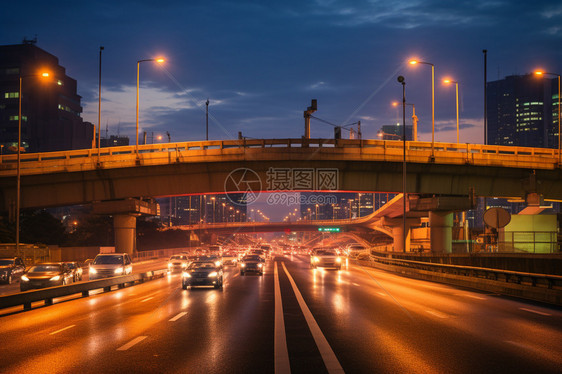 夜晚的高速公路图片