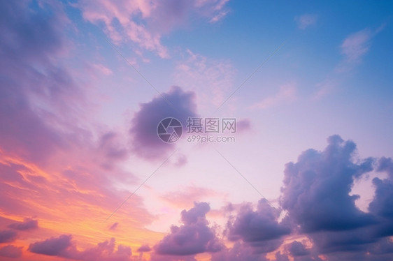 日出时的云彩图片