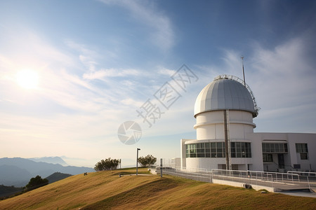 天空下的建筑晴朗天空下的天文观测台背景