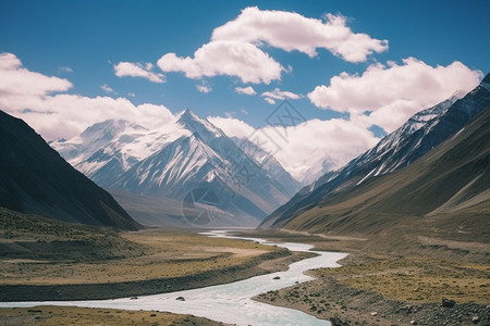 喜马拉雅山脉的美丽景观图片