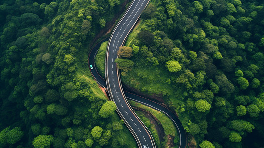 航拍蜿蜒的公路图片