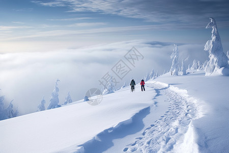 雪山上的攀登者图片