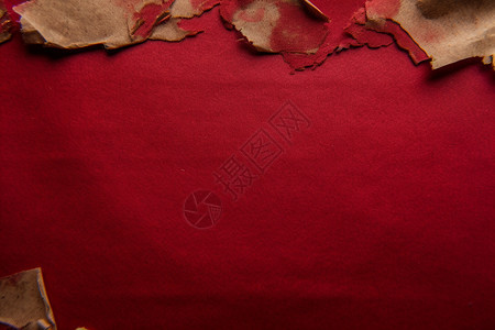 红色布料的背景图片