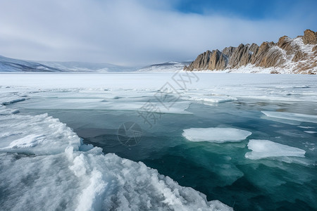 冬季贝加尔湖的美丽景观图片