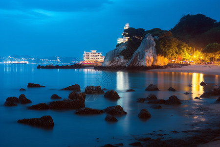 夜间沿海景色图片