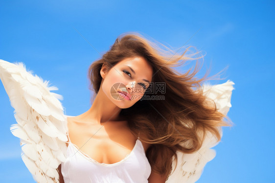 带着天使翅膀的女孩图片