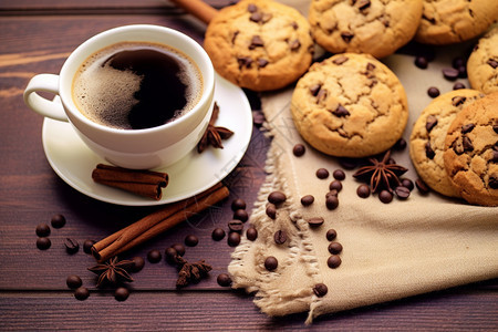 木桌上的咖啡和饼干图片