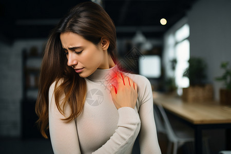 女人肩部疼痛图片